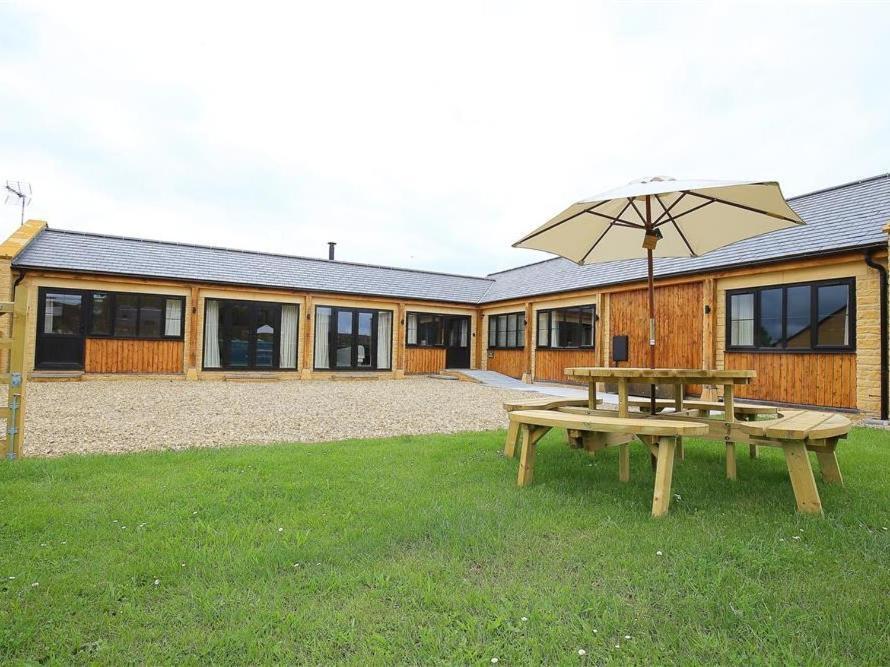 Park Stables Villa Wyck Rissington Exteriör bild